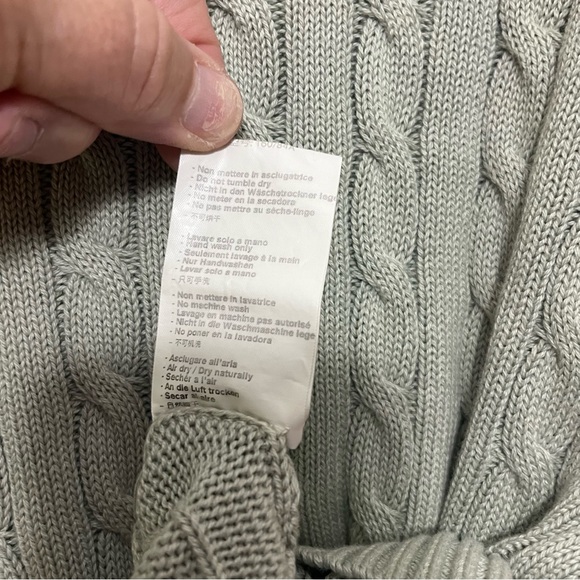 Brandy Melville Gray Cable Knit Sweater Size Medium - Picture 7 of 9